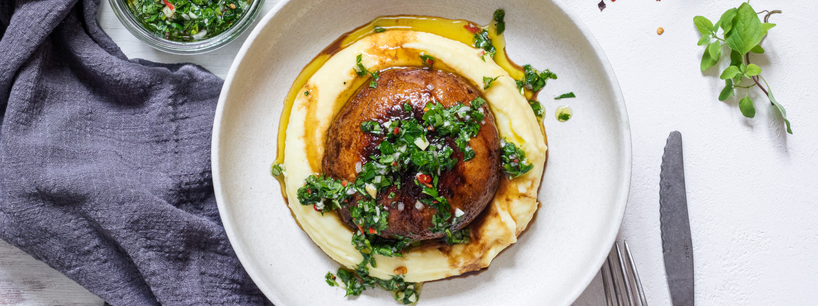 Portobello steak s chimichurri a zemiakovou kašou s kozím syrom